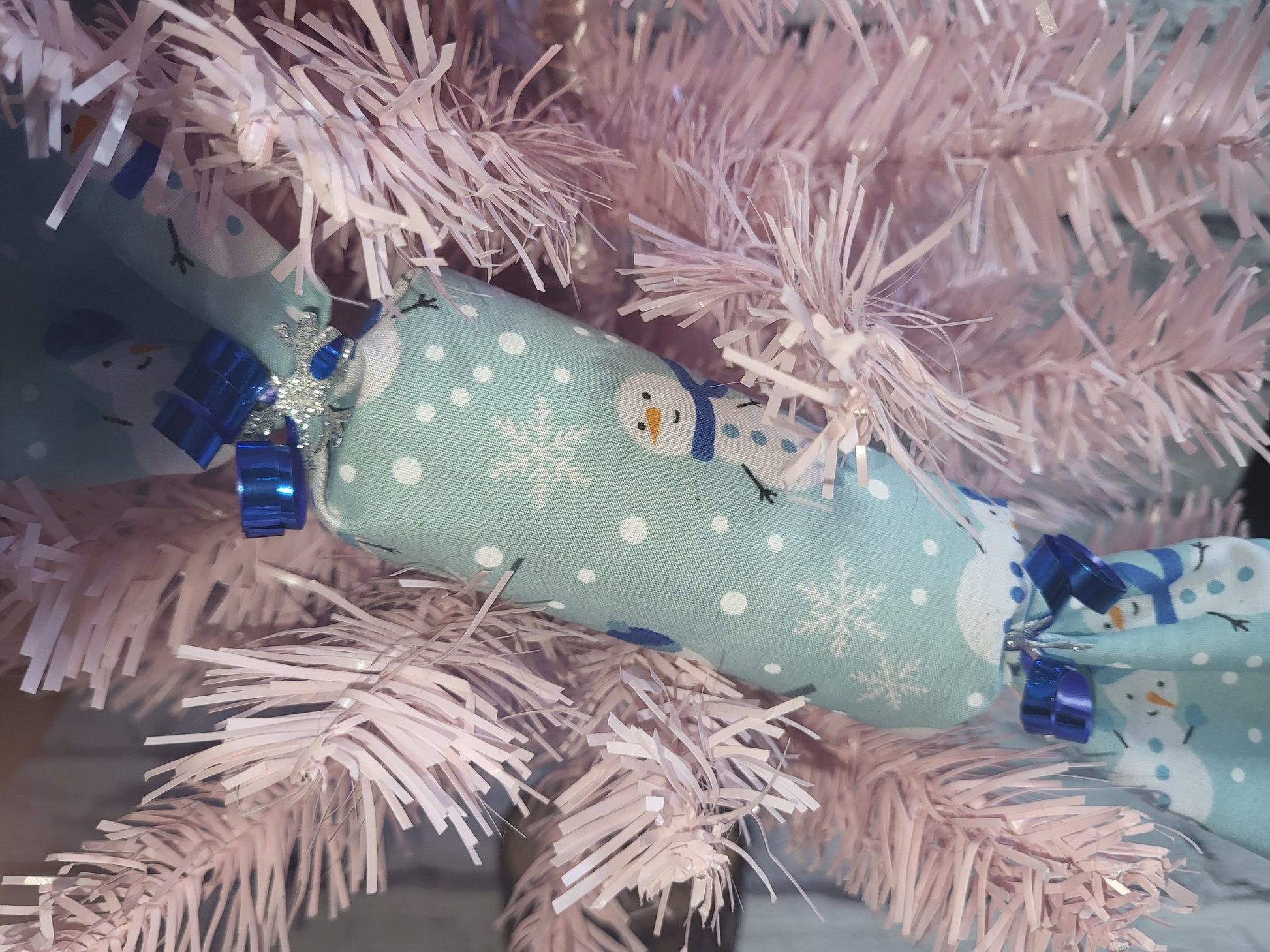 Set of 5 Handmade Fabric Christmas Crackers: Snowman Print Holiday Decor