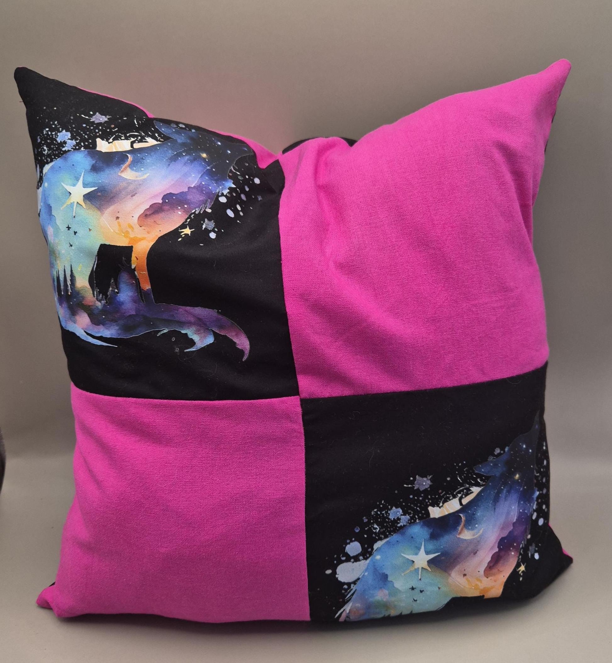 Galaxy Wolf Patchwork Cushion Cover – Pink Celestial Sofa Decor (25x25cm)