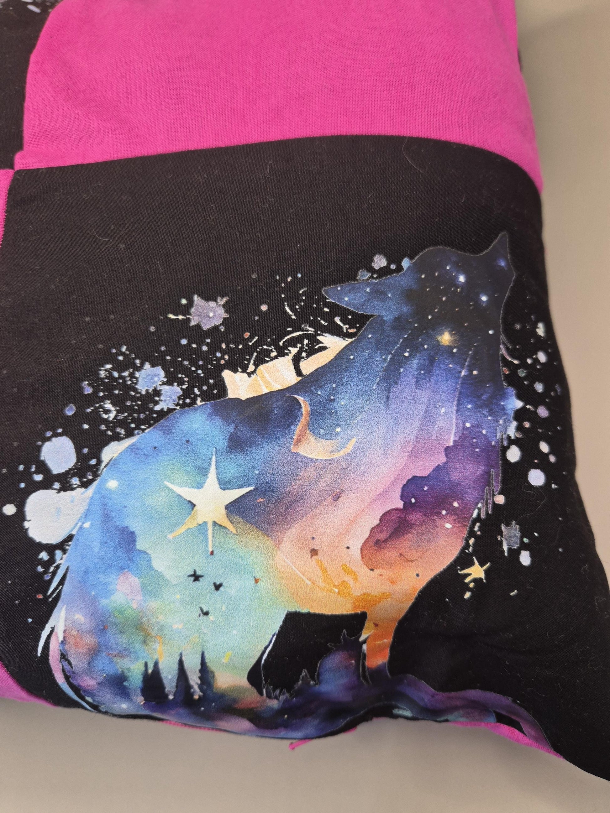 Galaxy Wolf Patchwork Cushion Cover – Pink Celestial Sofa Decor (25x25cm)