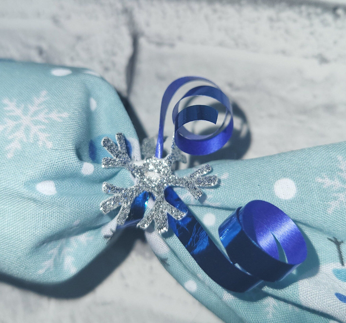 Set of 5 Handmade Fabric Christmas Crackers: Snowman Print Holiday Decor - KJ Designs